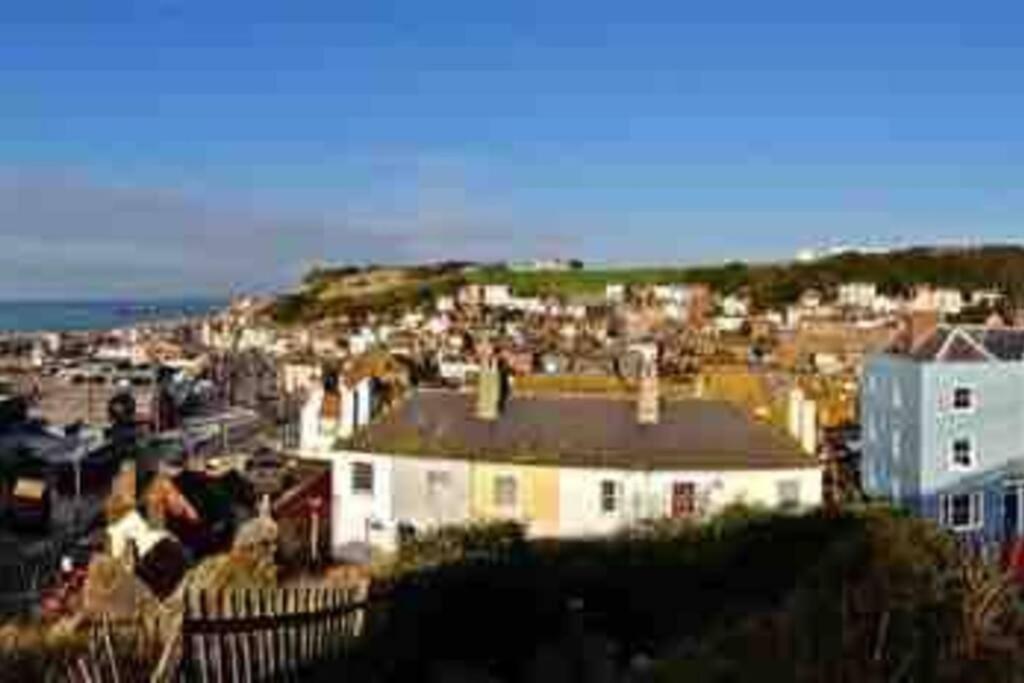 Hastings Old Town. Cottage - By The Sea Экстерьер фото