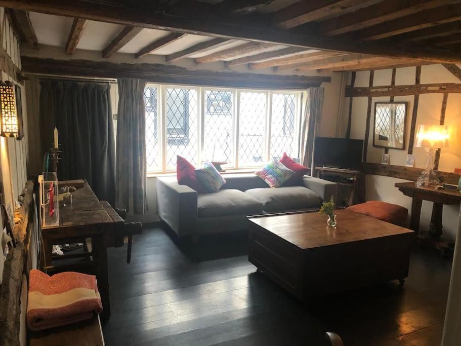 Hastings Old Town. Cottage - By The Sea Экстерьер фото